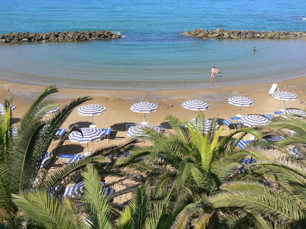 Hotel Sul Mare Al Gabbiano Scoglitti Exteriör bild