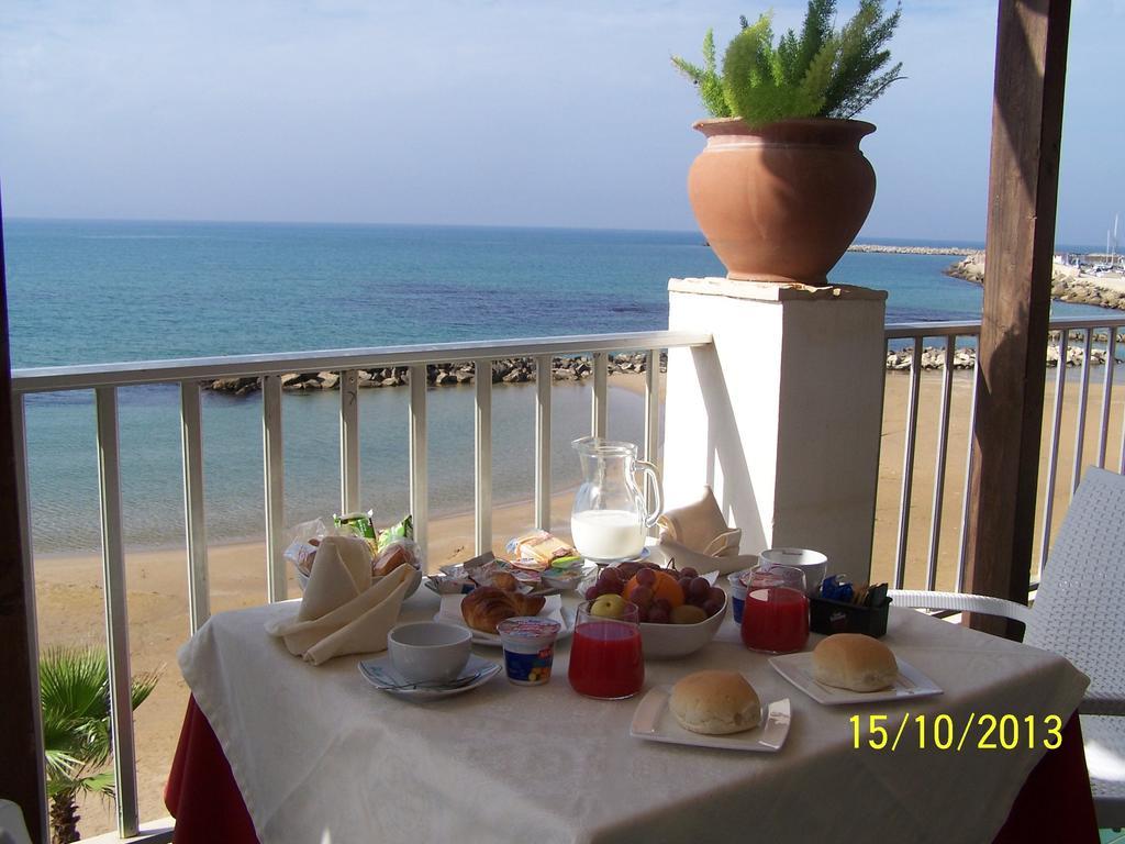Hotel Sul Mare Al Gabbiano Scoglitti Exteriör bild