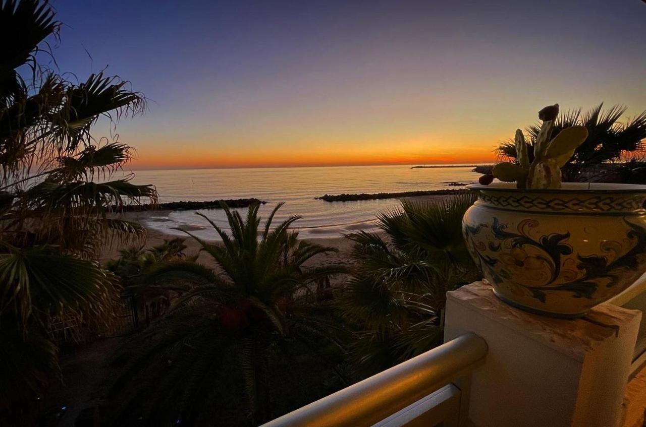 Hotel Sul Mare Al Gabbiano Scoglitti Exteriör bild