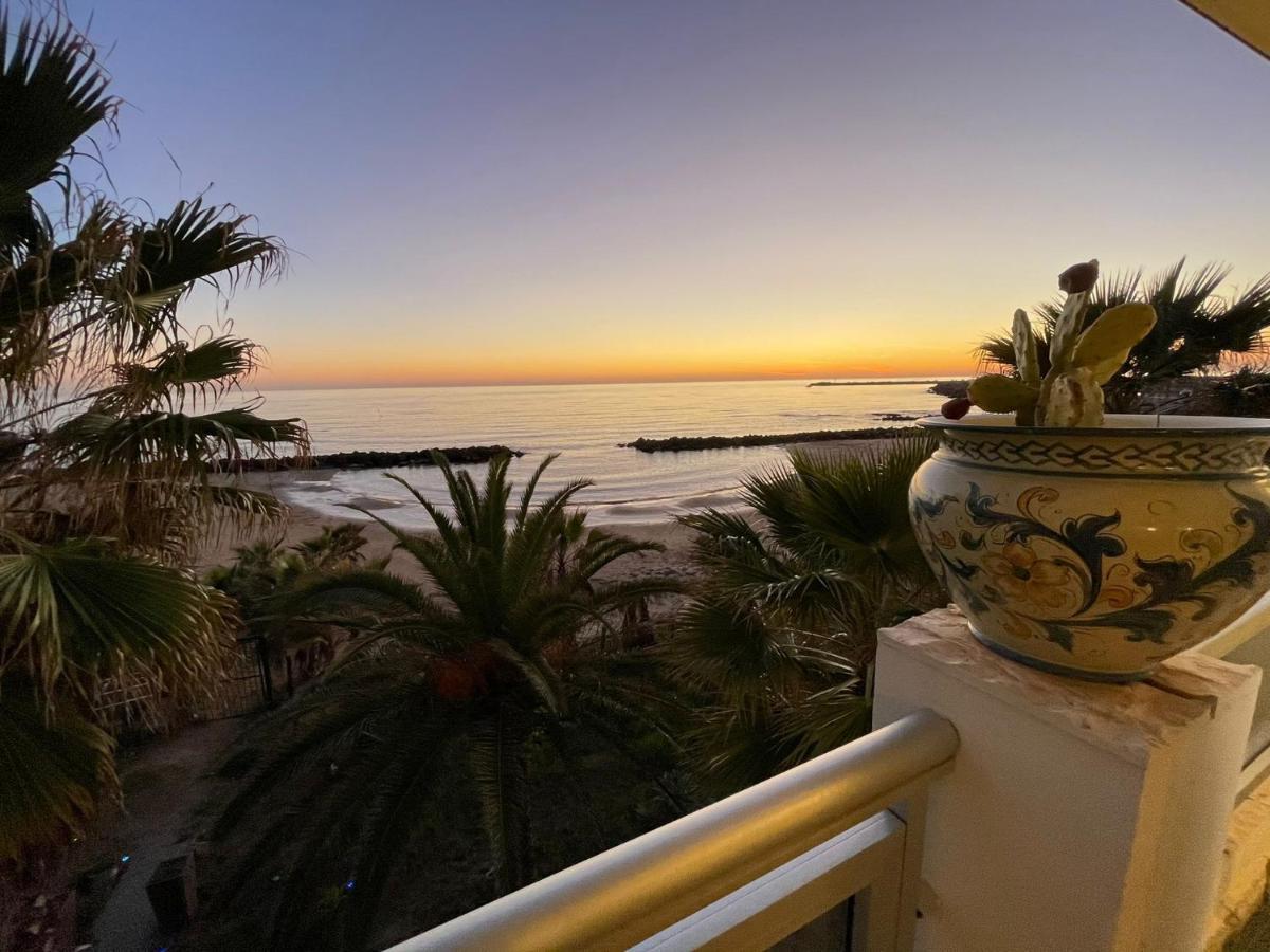 Hotel Sul Mare Al Gabbiano Scoglitti Exteriör bild