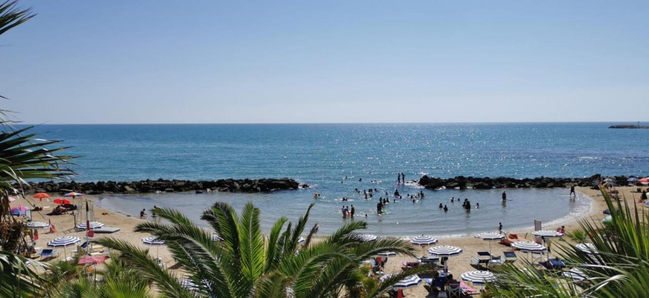 Hotel Sul Mare Al Gabbiano Scoglitti Exteriör bild