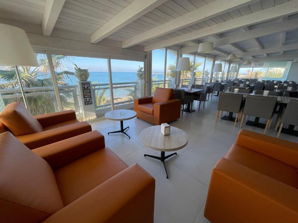 Hotel Sul Mare Al Gabbiano Scoglitti Exteriör bild