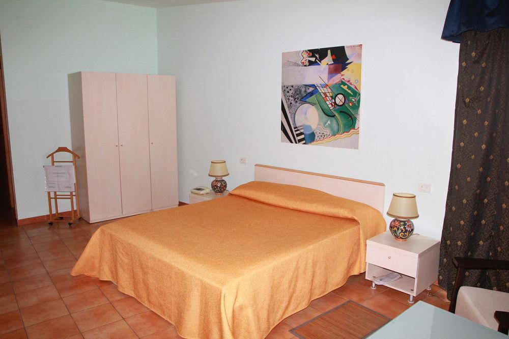 Hotel Sul Mare Al Gabbiano Scoglitti Exteriör bild