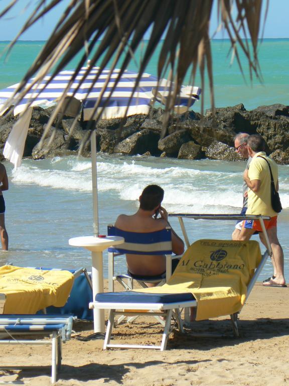 Hotel Sul Mare Al Gabbiano Scoglitti Exteriör bild