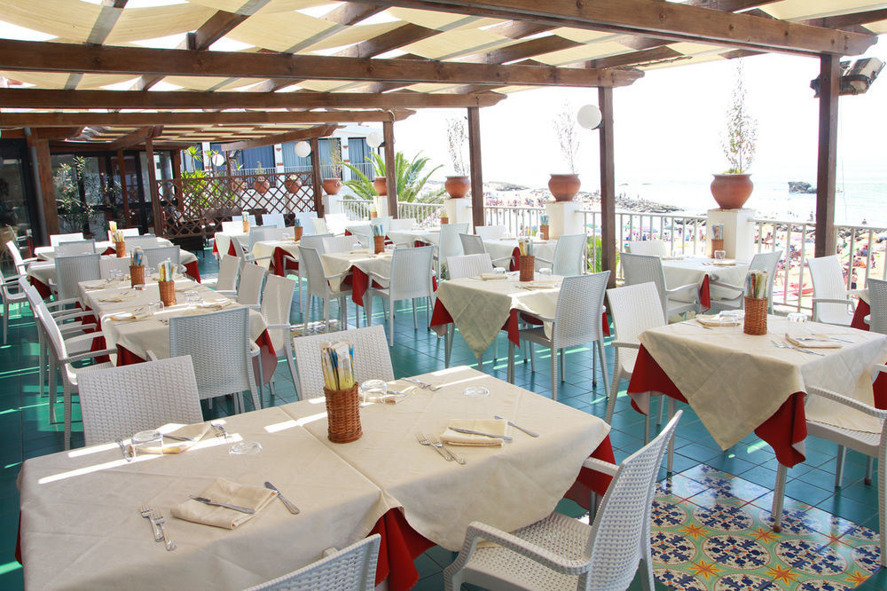 Hotel Sul Mare Al Gabbiano Scoglitti Exteriör bild