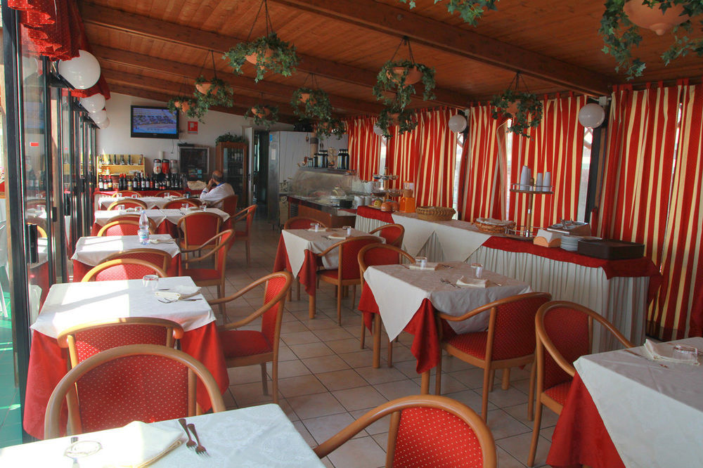Hotel Sul Mare Al Gabbiano Scoglitti Exteriör bild