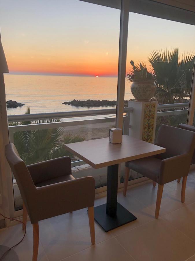 Hotel Sul Mare Al Gabbiano Scoglitti Exteriör bild